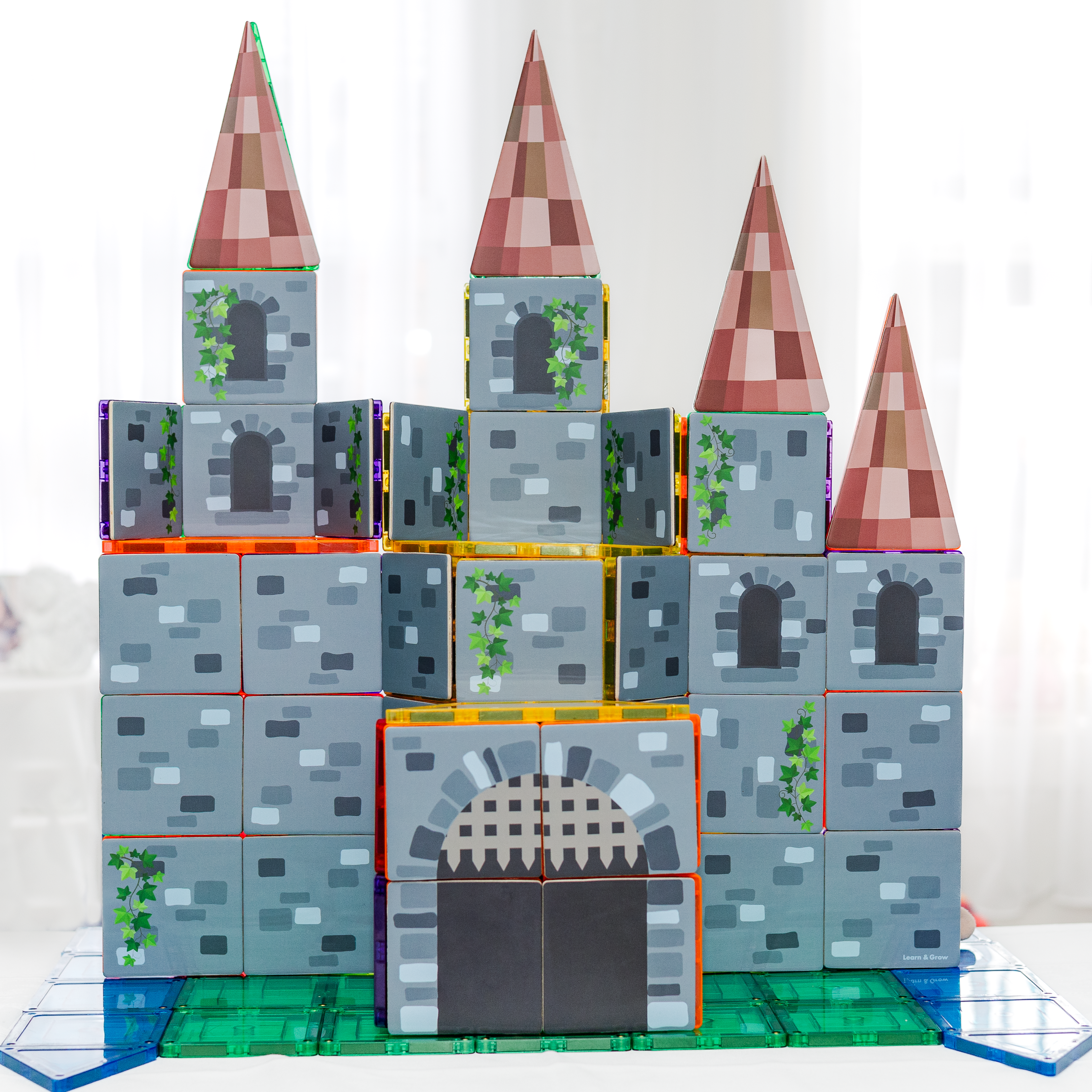 Magnetic tile castle with towers and flags from the Castle Pack