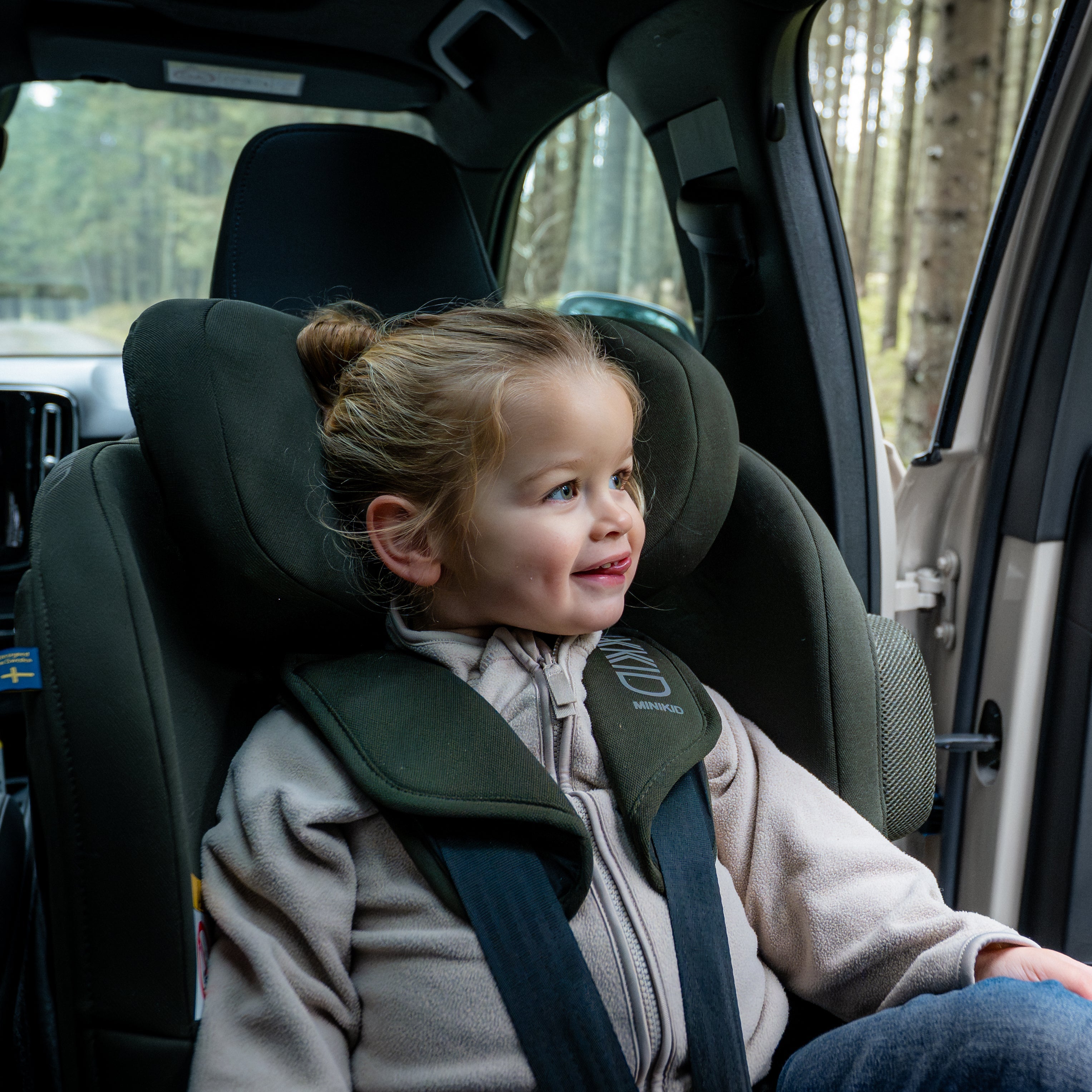 axkid minikid 4 forest moss car seat