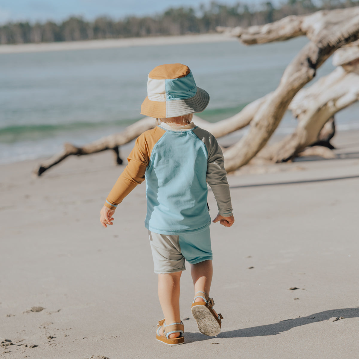 crywolf ocean breeze rash vest