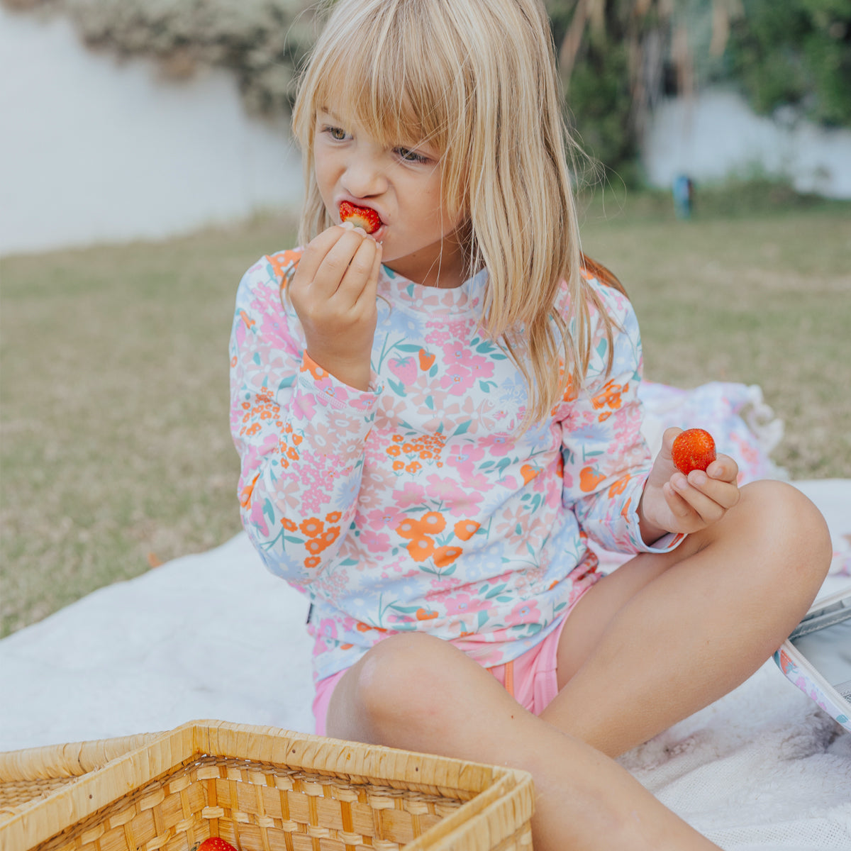 crywolf rash vest berry garden