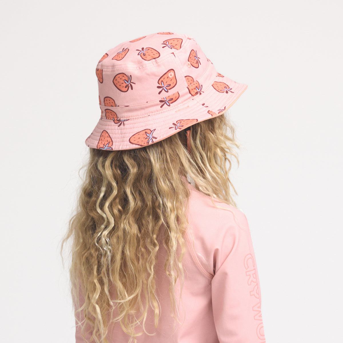 Crywolf reversible bucket hat