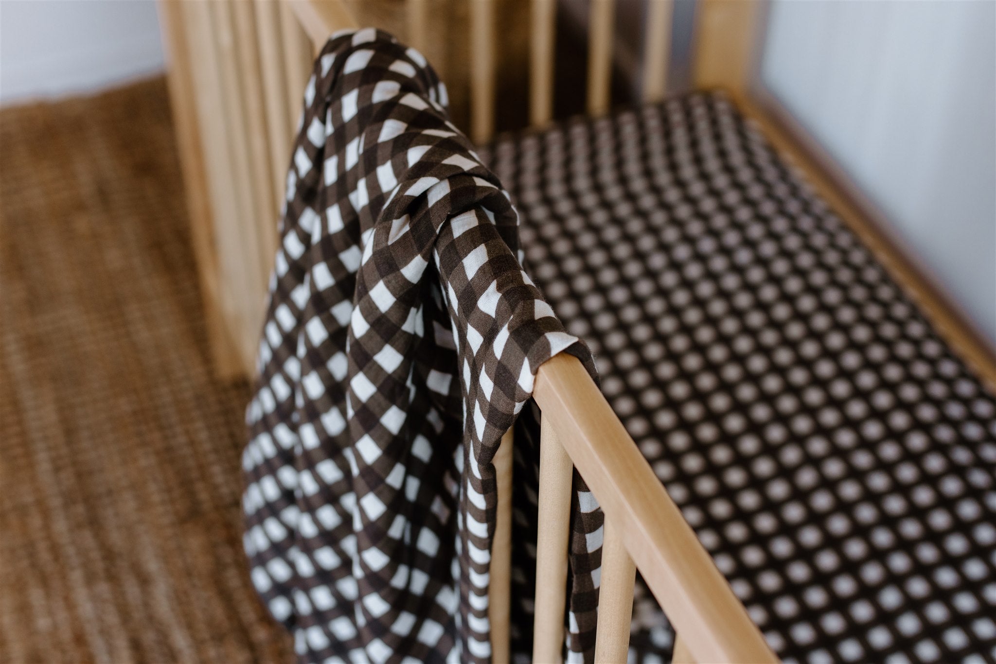 leni the label fitted muslin sheet in choc gingham