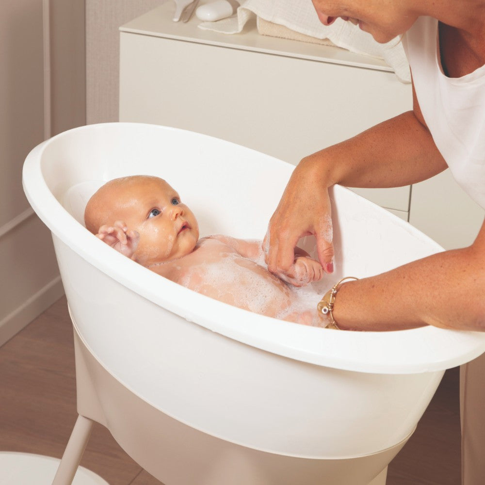 Luma Baby Bath in White, detail