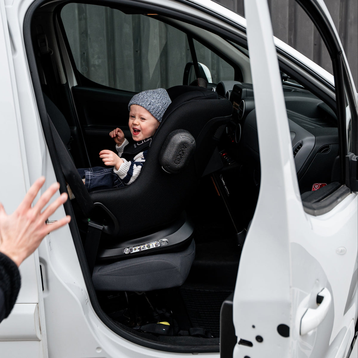 axkid minikid core car seat in front seat