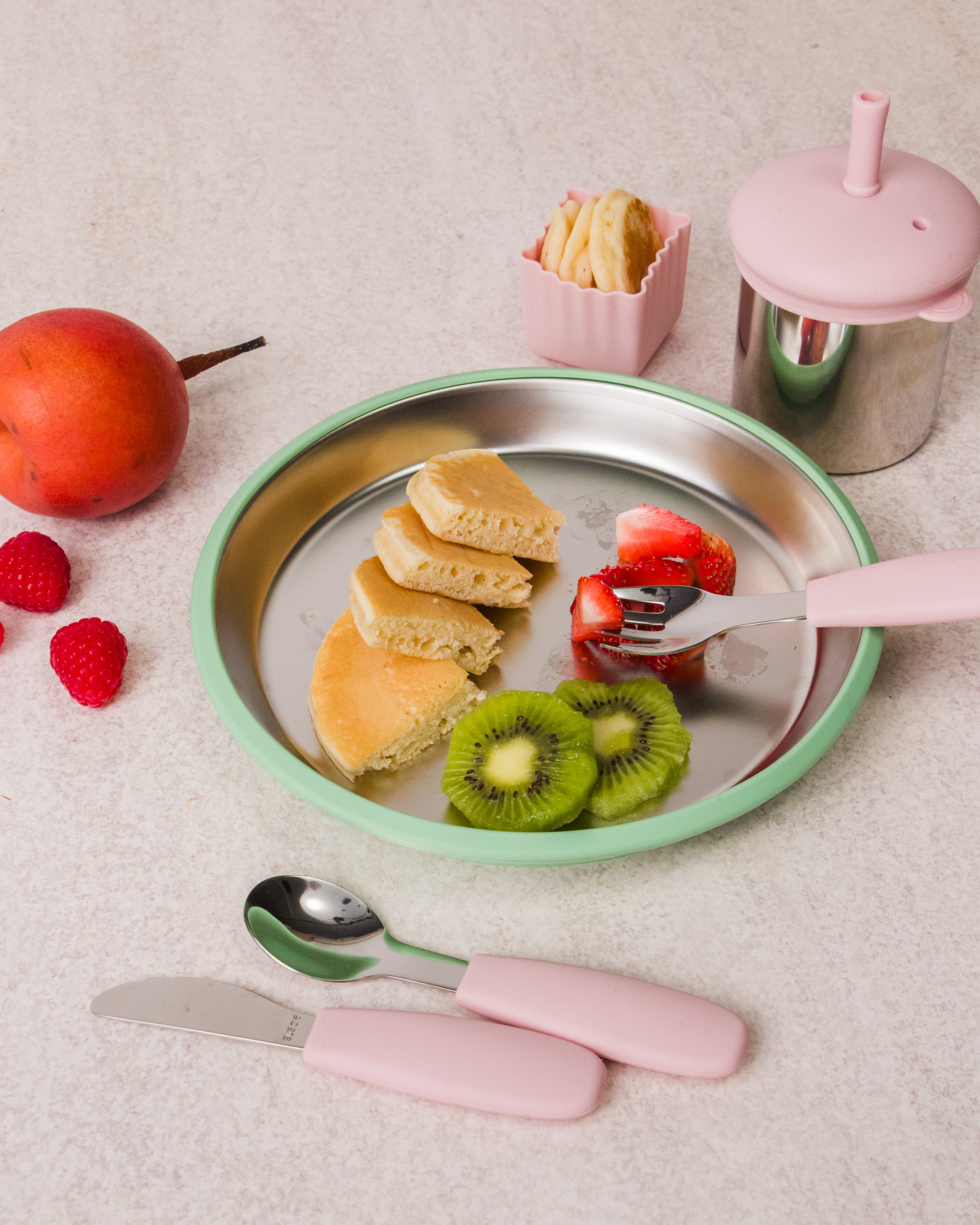 nestling stainless steel dinnerware