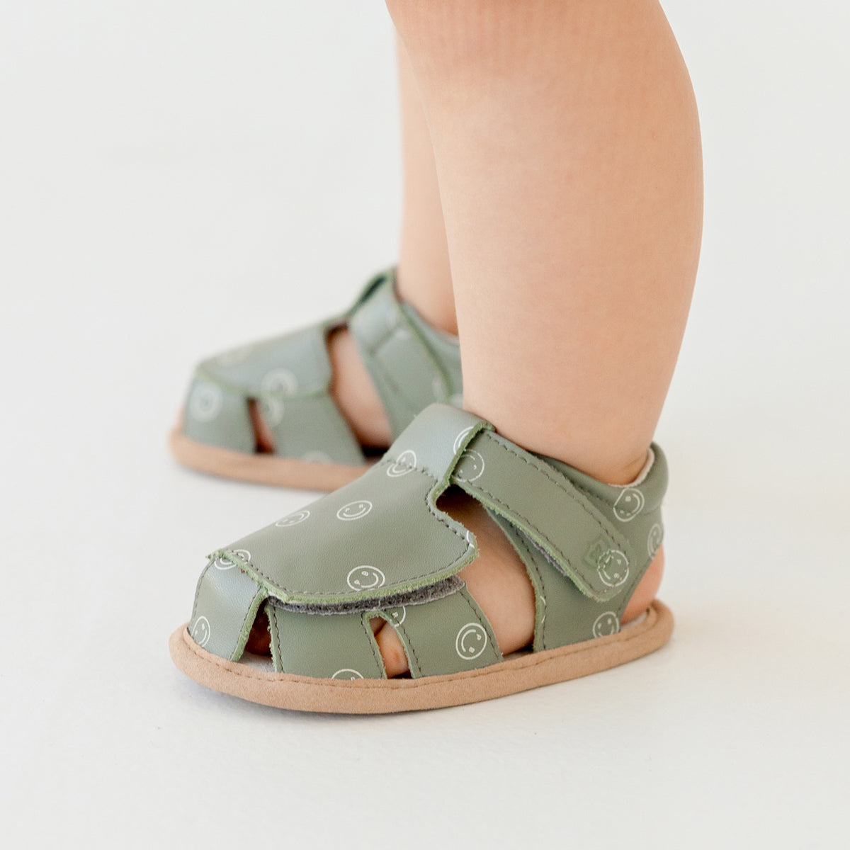 Milo Sandal Khaki Smiley