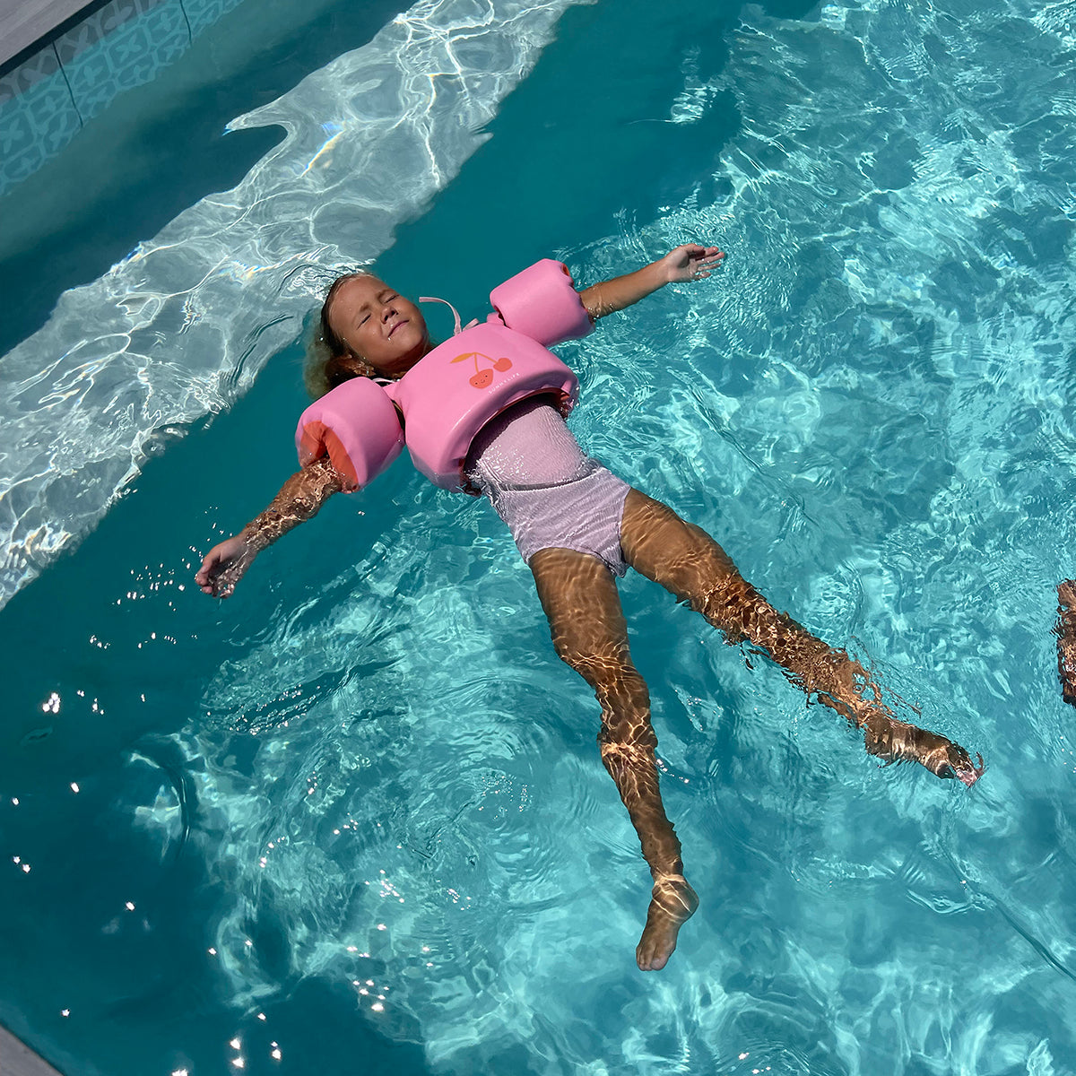 sunnylife floatie jacket candy