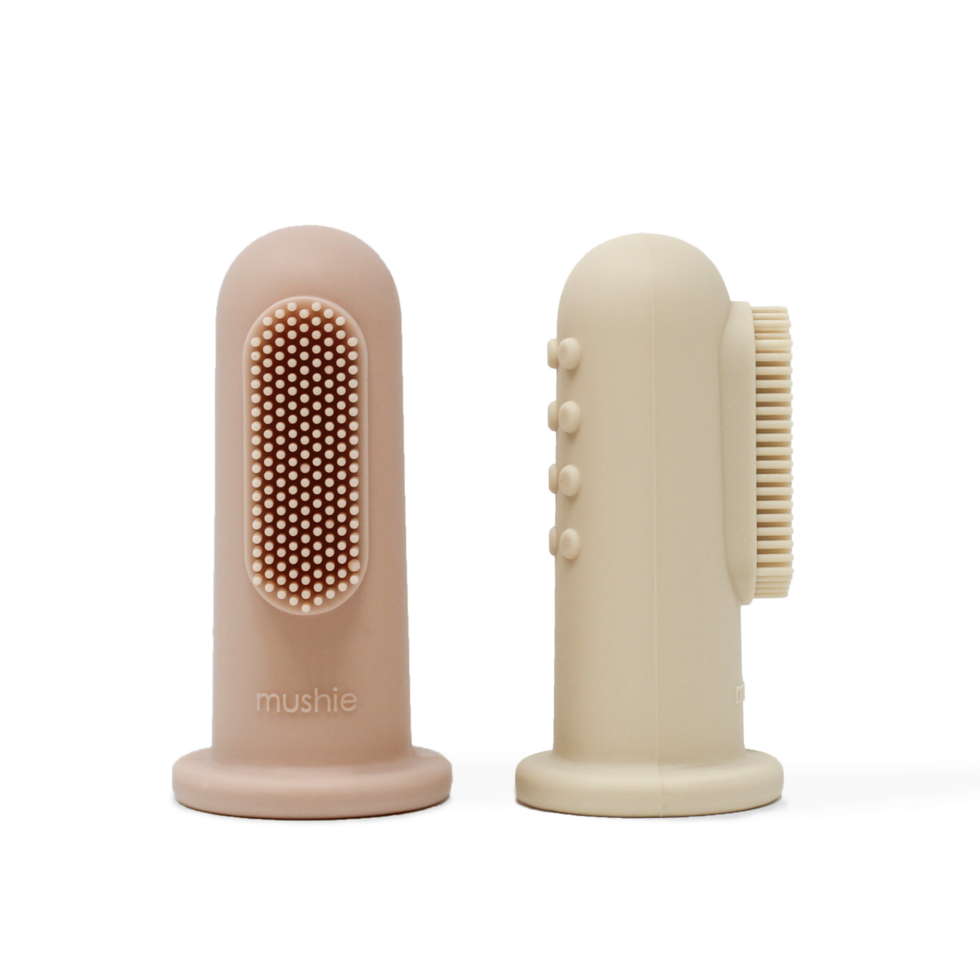 Mushie finger toothbrush blush/sand
