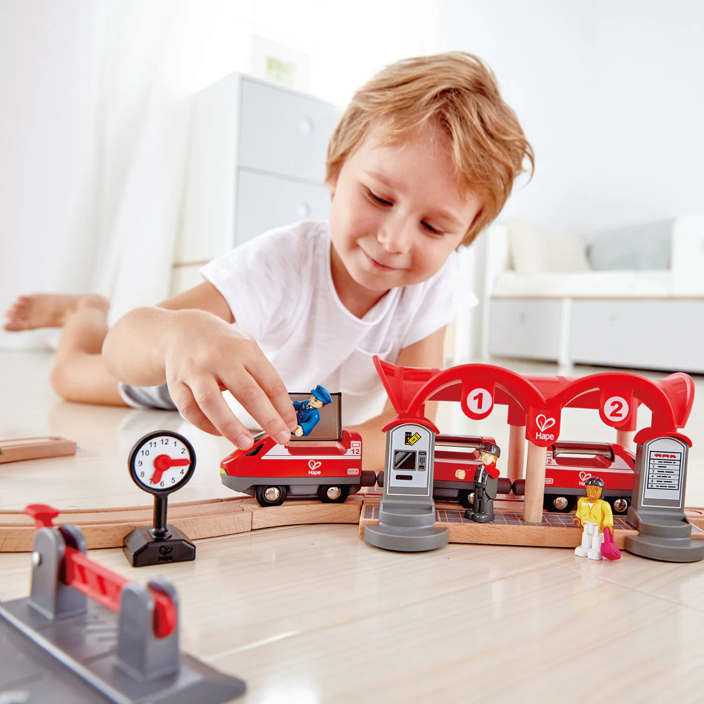 hape busy city rail set