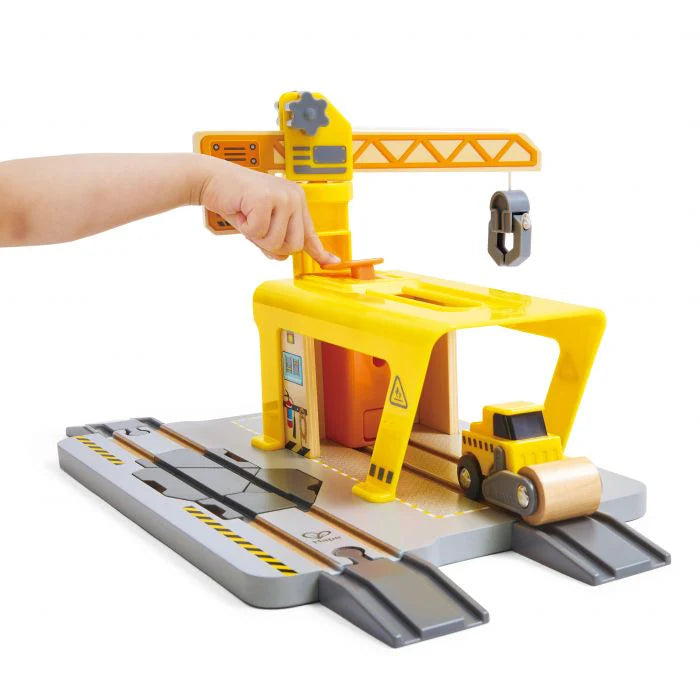Hape railway crane construction kit