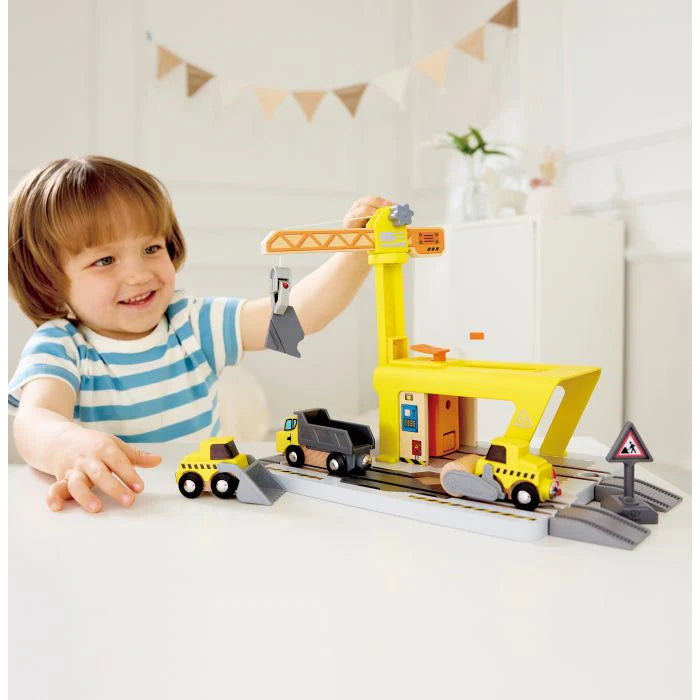 Hape railway crane construction kit