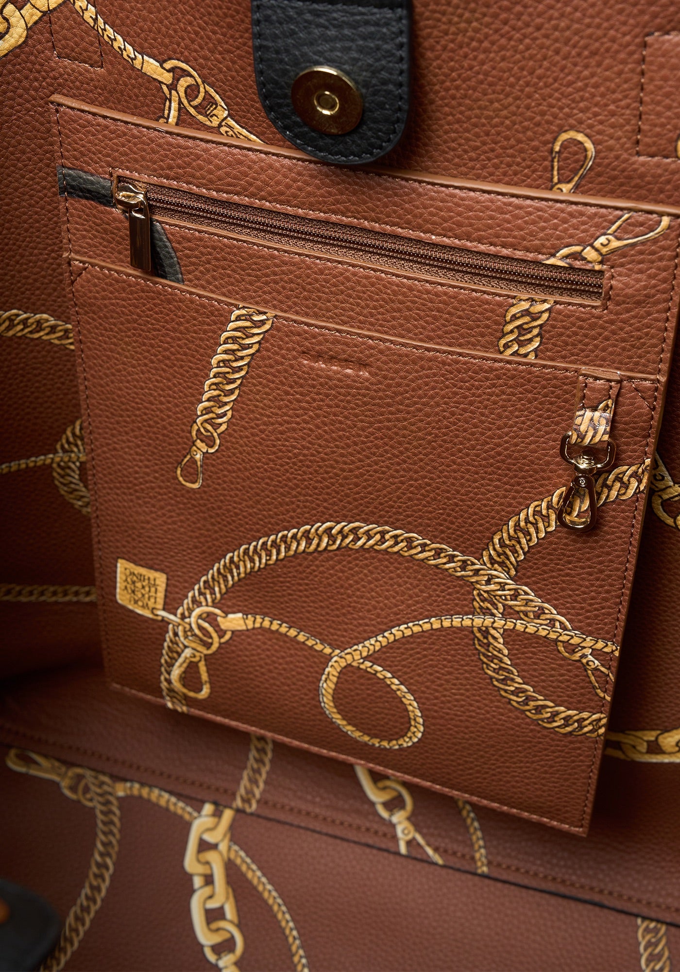 Saben Carter Tote tan chain print interior
