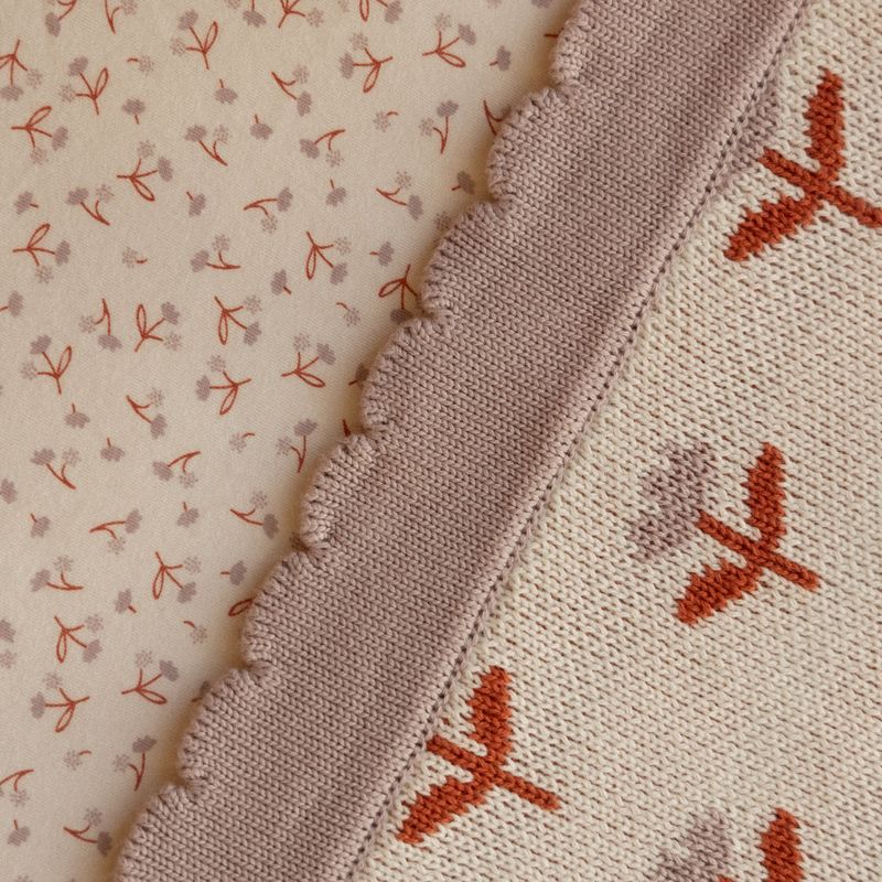 nature baby fitted jersey sheet in dandelion