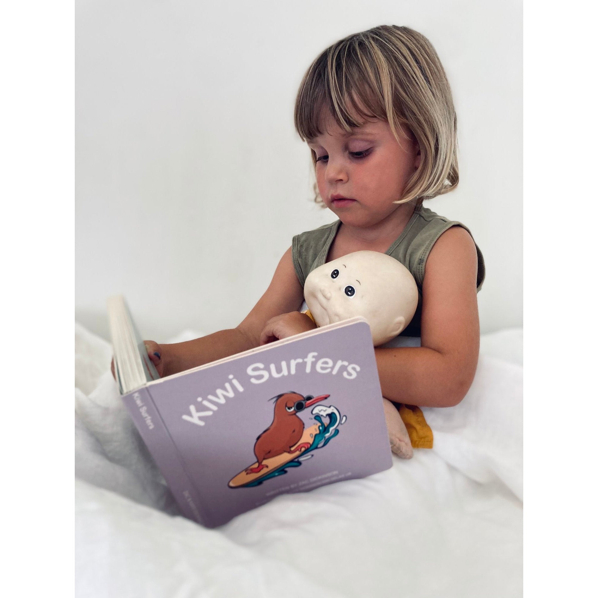 Kiwi Surfers by Zac Dickinson