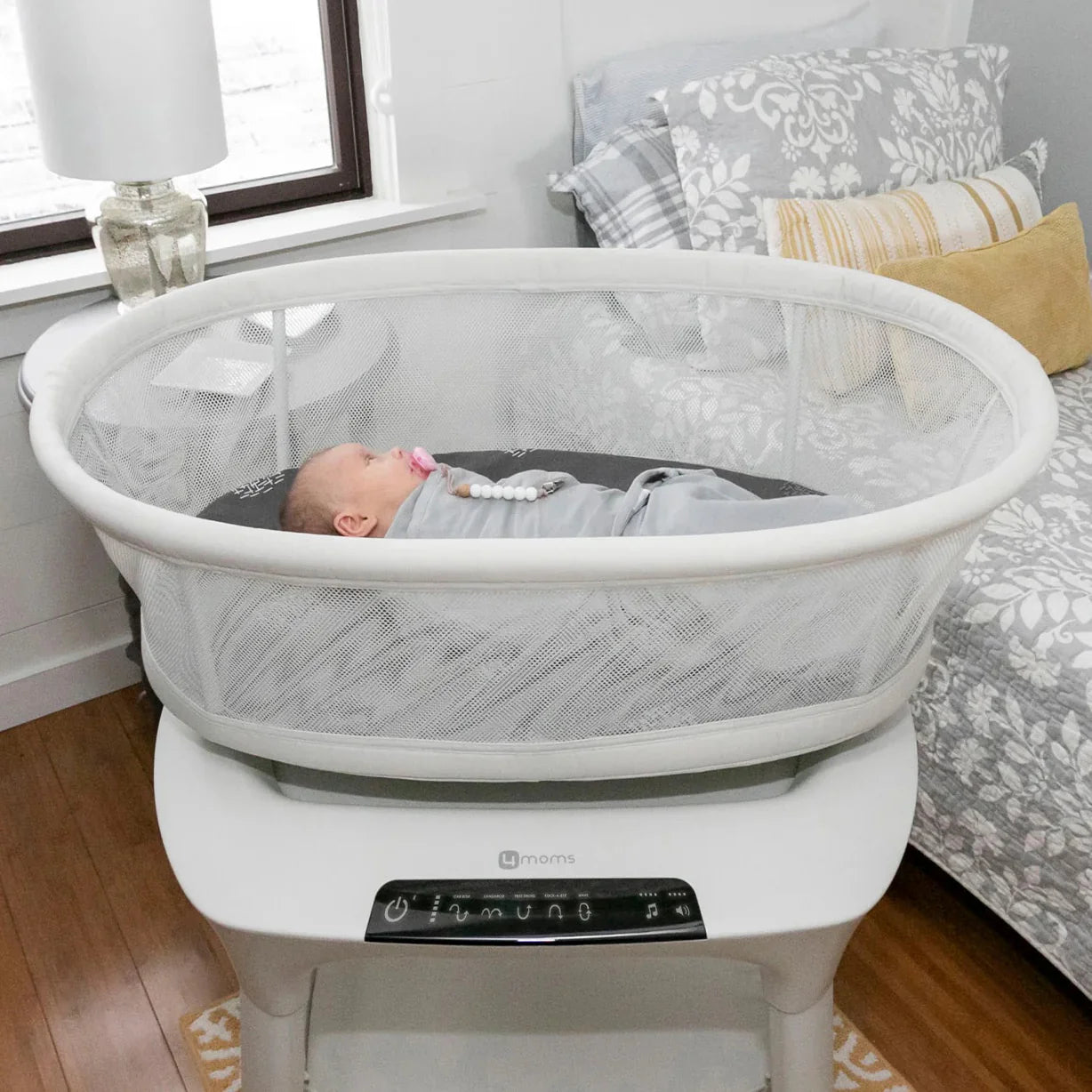 Mamaroo Sleep Bassinet - 4moms
