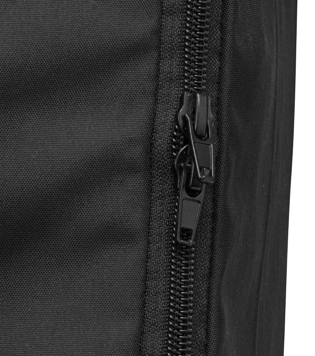 Double zipper detail on the Maxi Cosi travel bag