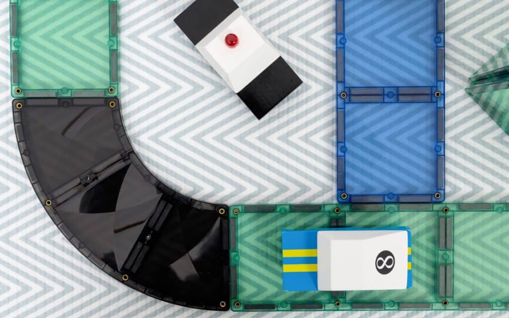 16 PIECE CONNETIX ROAD PACK