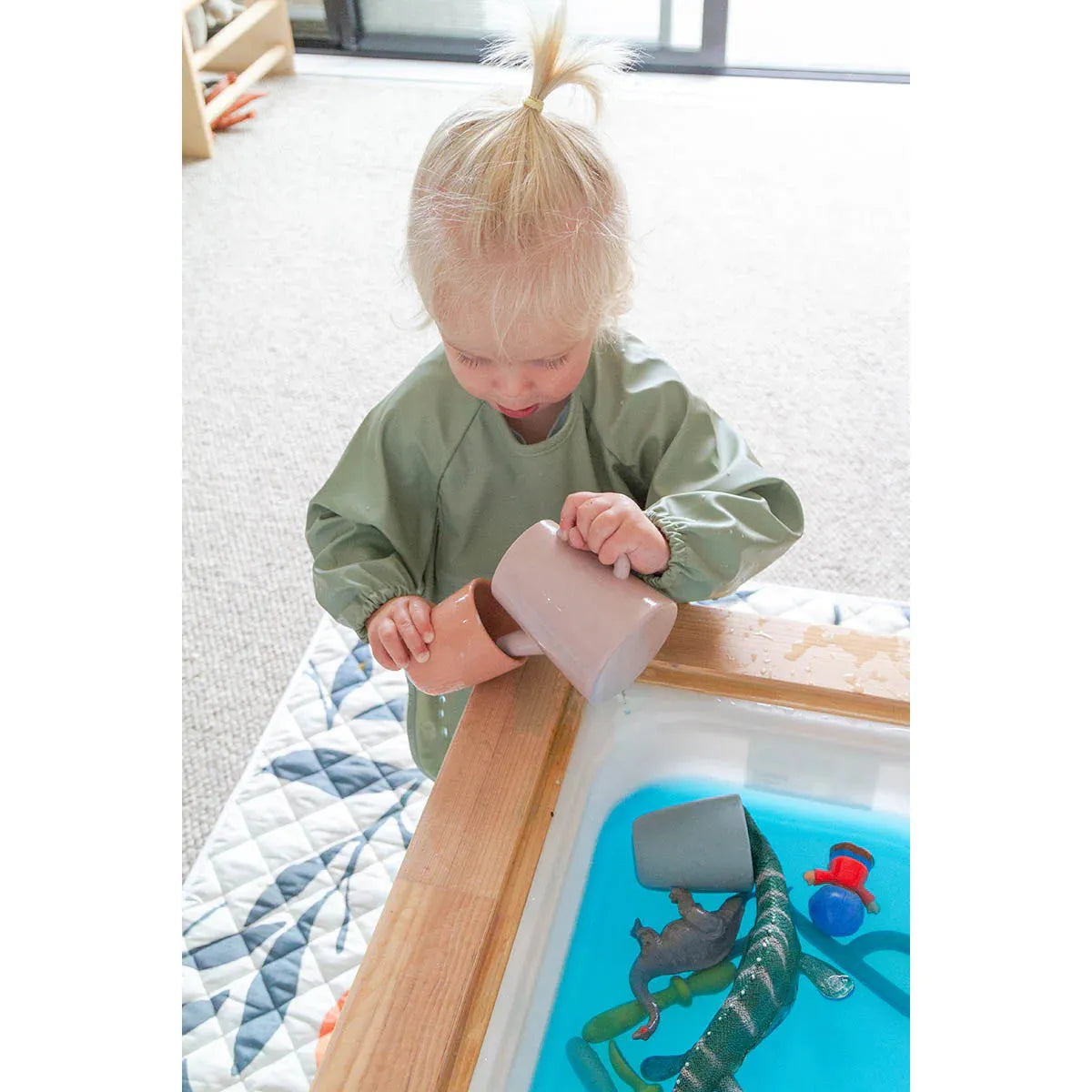 Zazi Sleeved Bib with Catch All