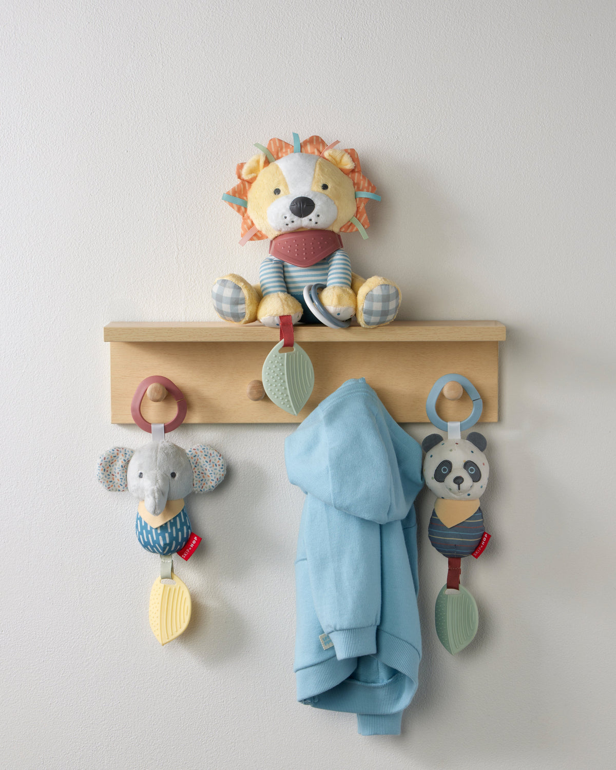 Skip Hop Bandana Buddies Activity Toy Lion
