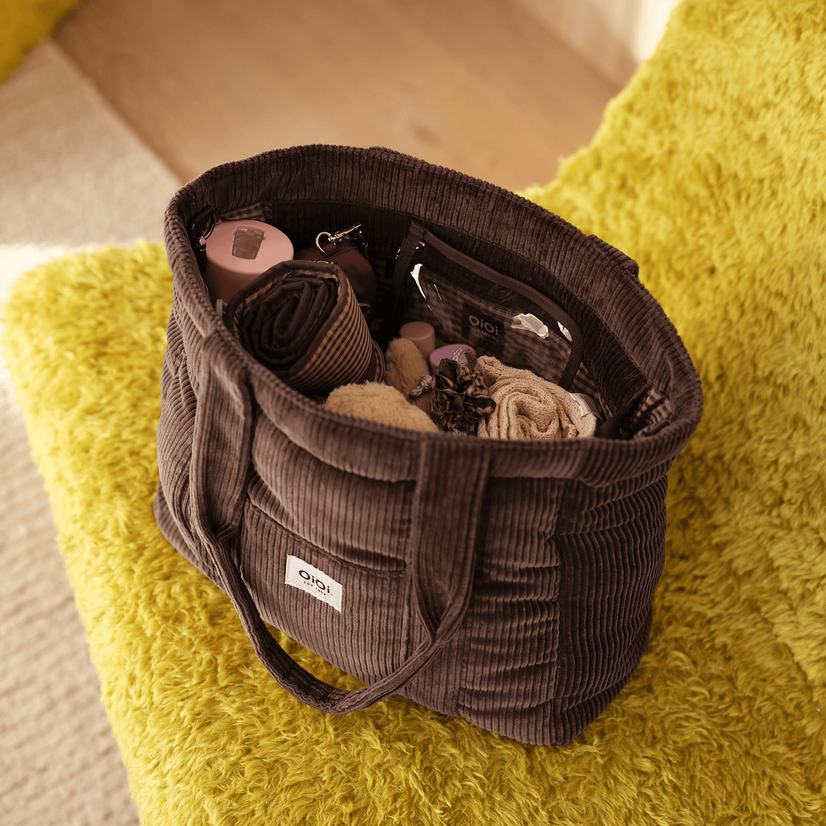 OiOi Everyday Tote packed with baby essentials