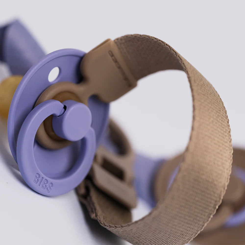 bibs dummy loop clip in dark oak