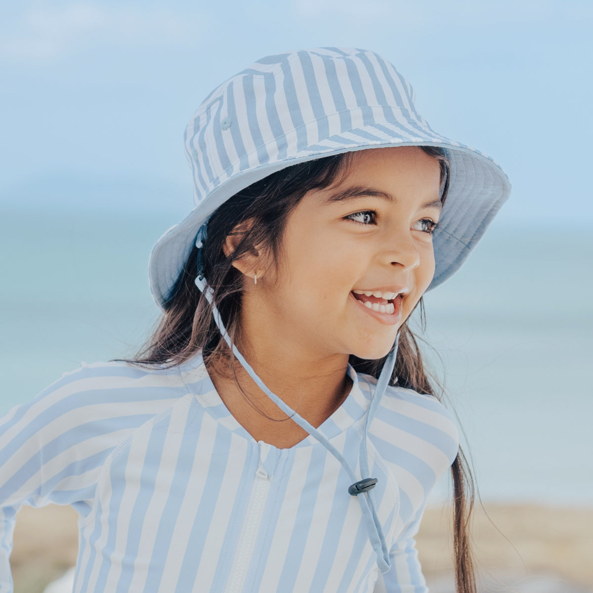 REVERSIBLE bucket hat