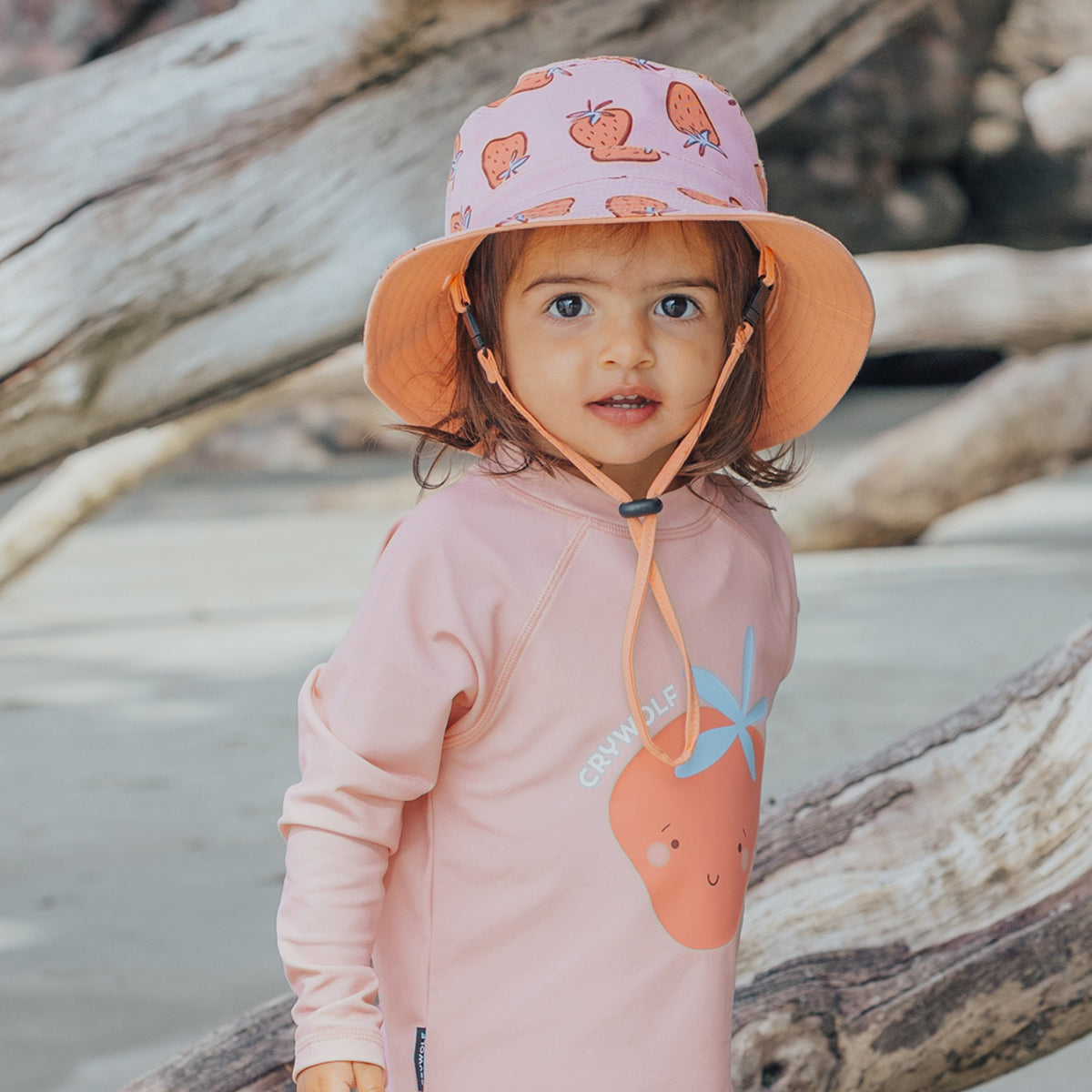 Crywolf reversible bucket hat