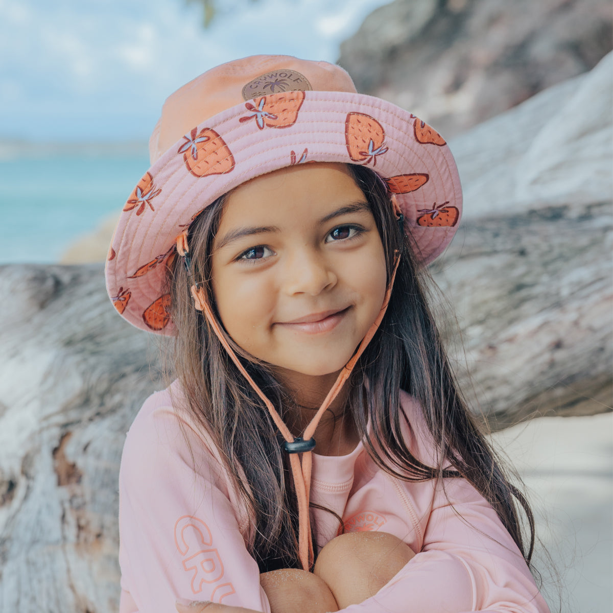 Crywolf reversible bucket hat