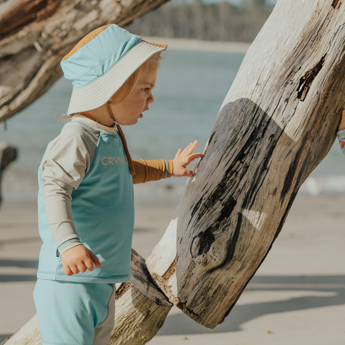 CRYWOLF SWIM BUCKET HAT