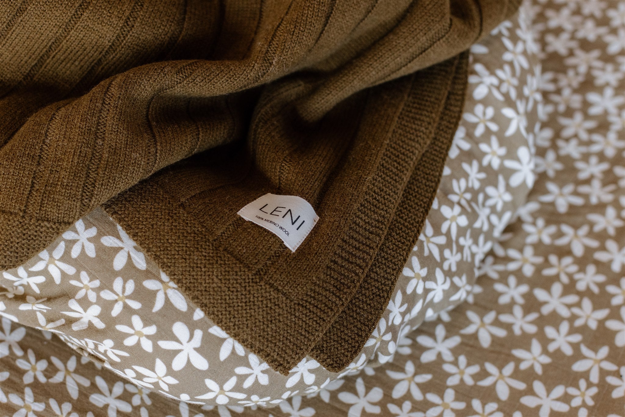 leni the label rib merino olive blanket