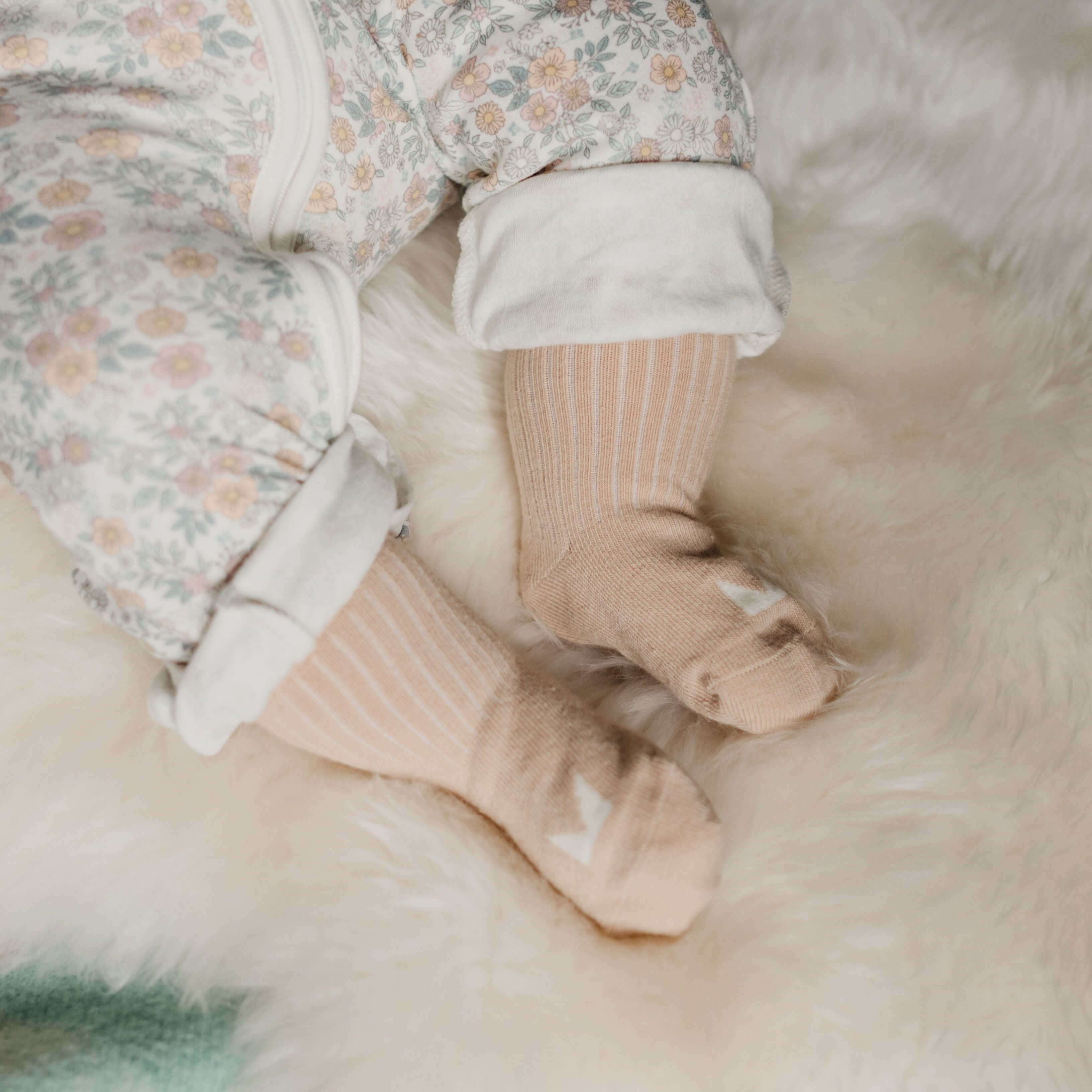 Mosey Organic Cotton Baby Socks Oatmeal lifestyle