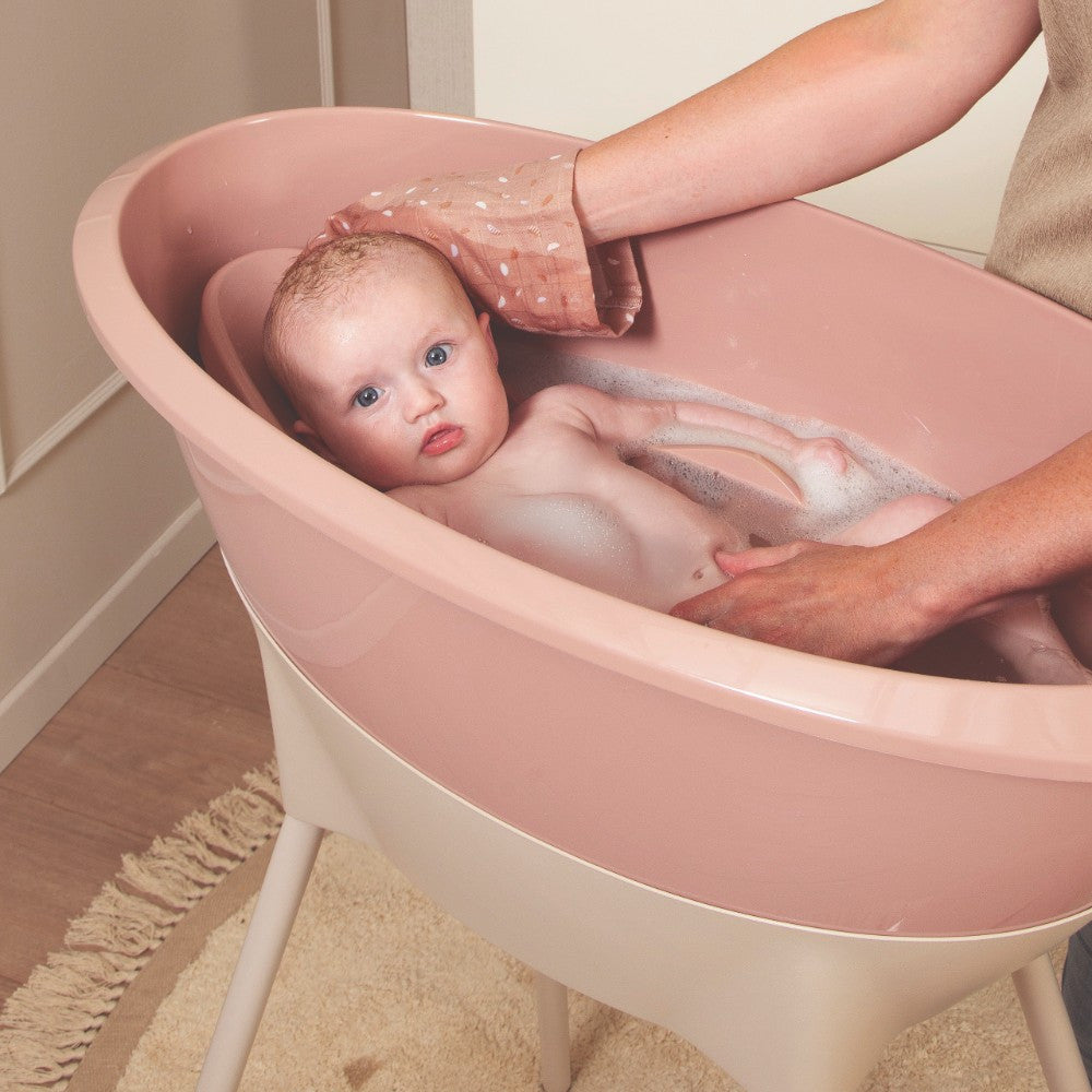 Luma Baby Bath Stand in Almond, click system detail