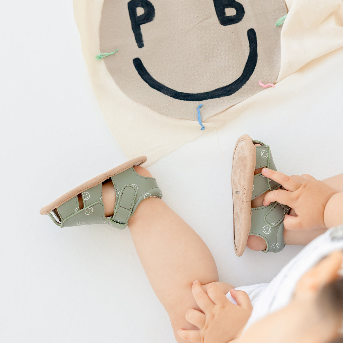 Milo Sandal Khaki Smiley