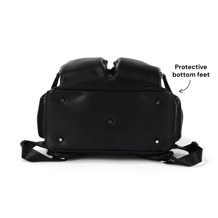 oioi signature nappy bag in black dimple
