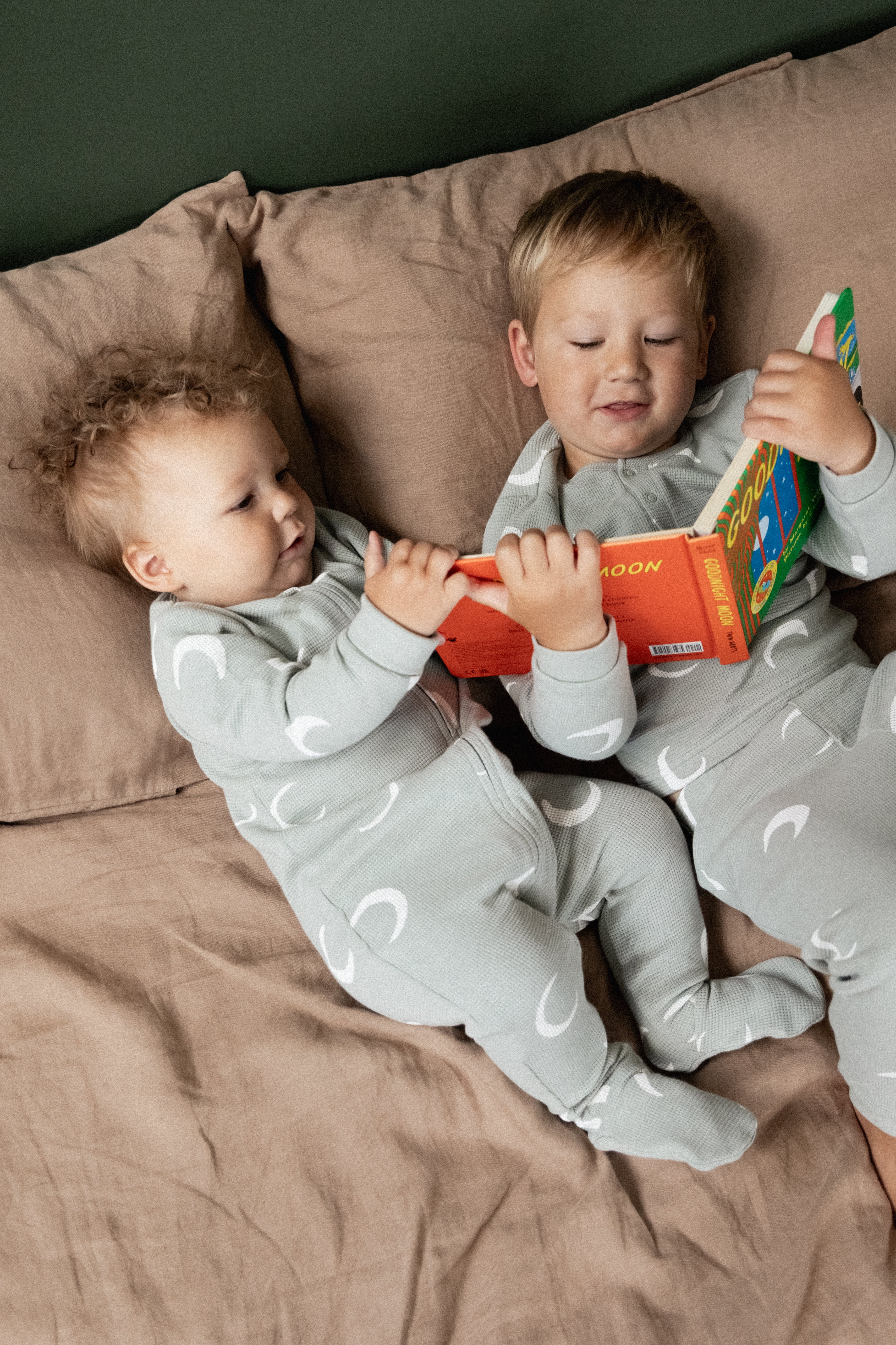 crescent waffle dreamlands suit