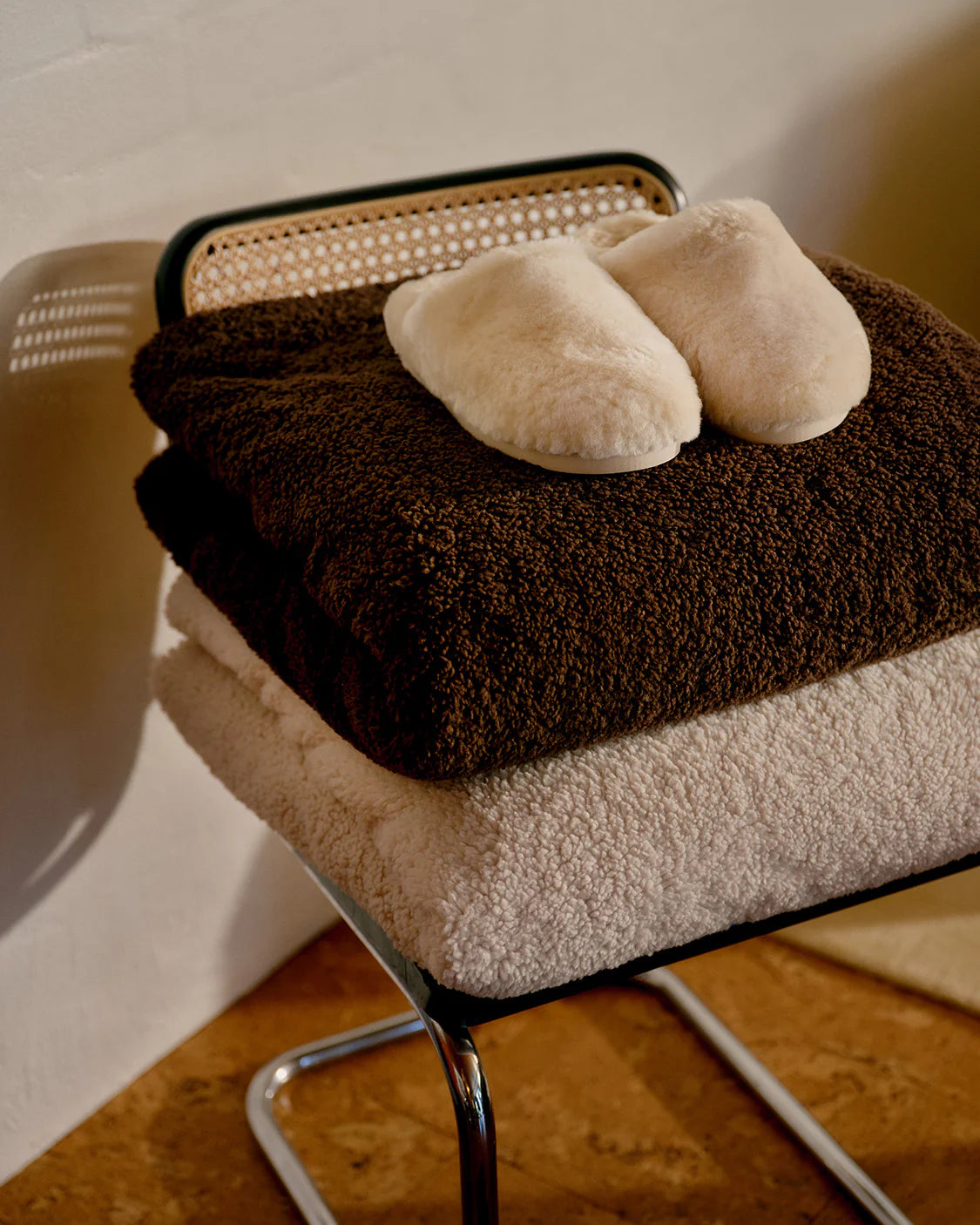 hommey cream slippers