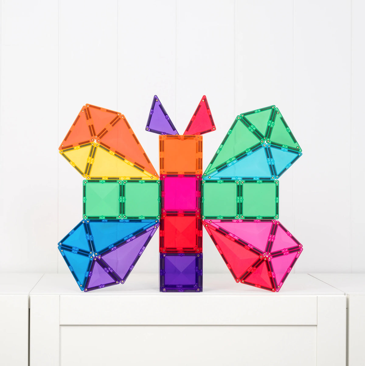 Connetix Bright magnetic tile butterfly build