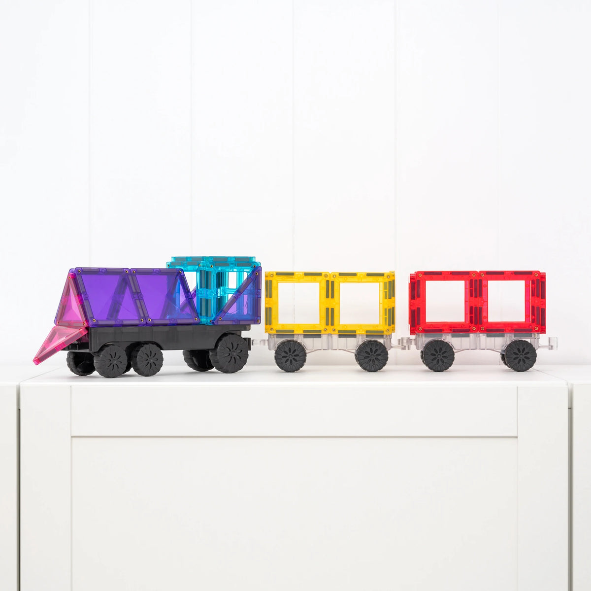 Connetix Bright magnetic tile train with carriages