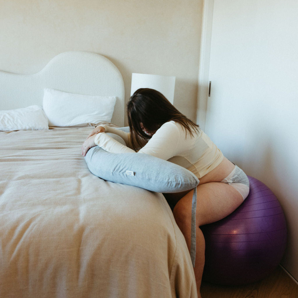 BIRTH BALL MUM IN LABOUR