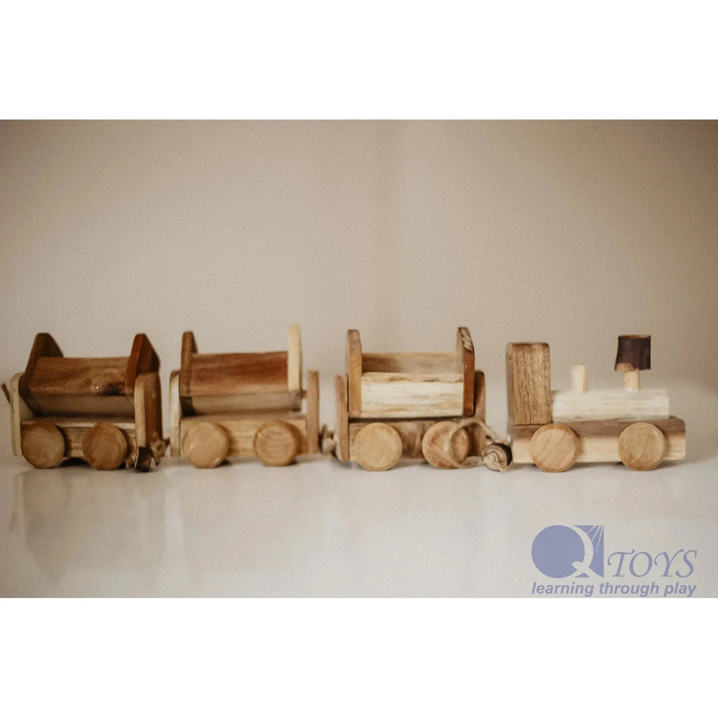 Qtoys wooden train