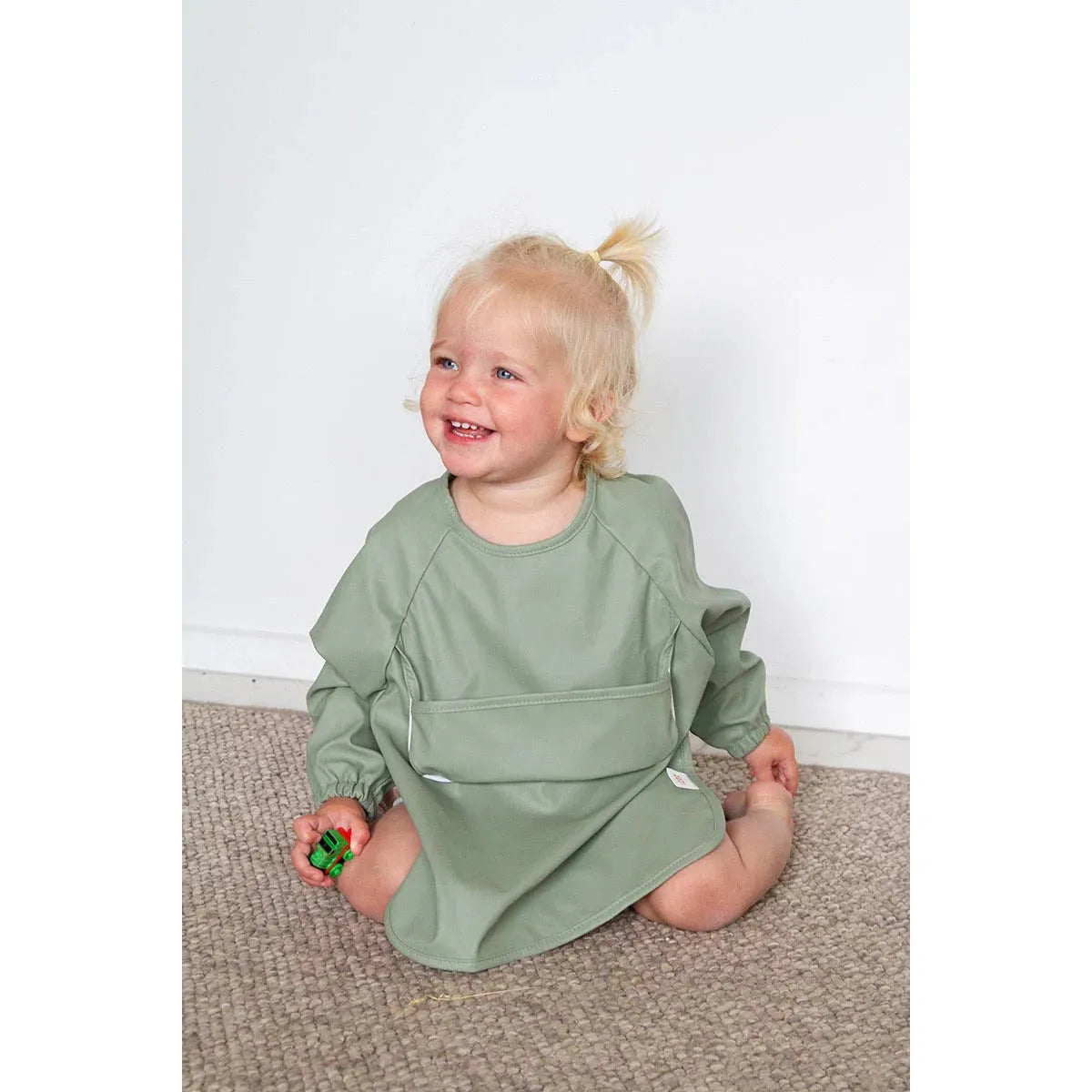 Zazi Sleeved Bib with Catch All